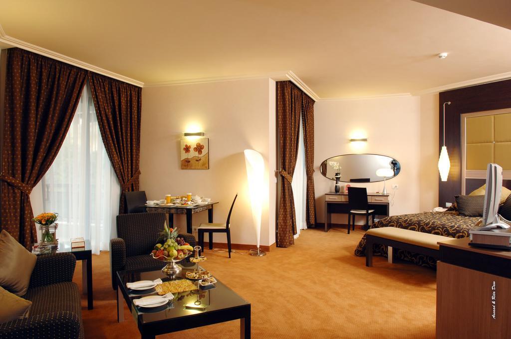 Regency Palace Hotel Джуния Экстерьер фото